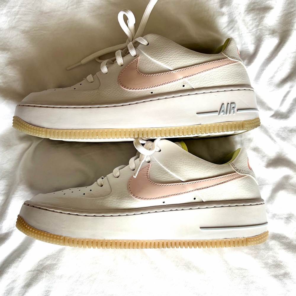 Nike Air Force 1 Sage 'One of One' white/pink Limited Edition Colors Like New!